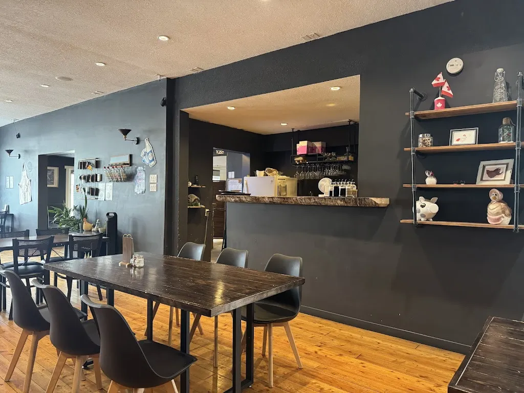 BASASAK CHICKEN BRUNCH &DINNER restaurante en Creston