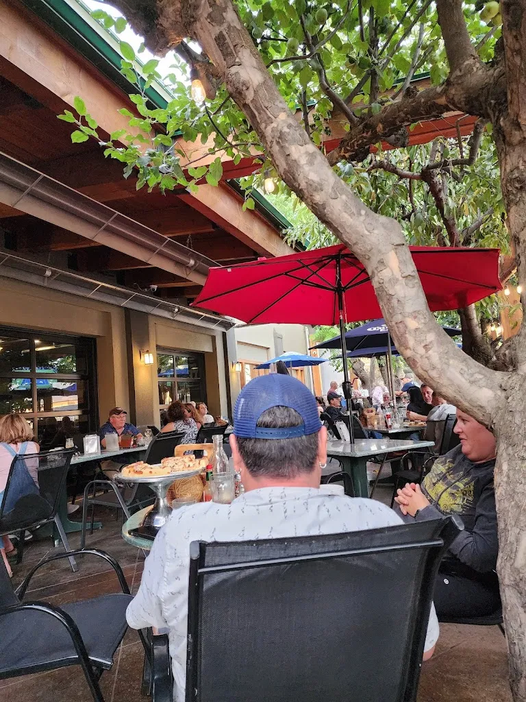 Toni_Jimmy's Pub & Grill_Creston_reseña