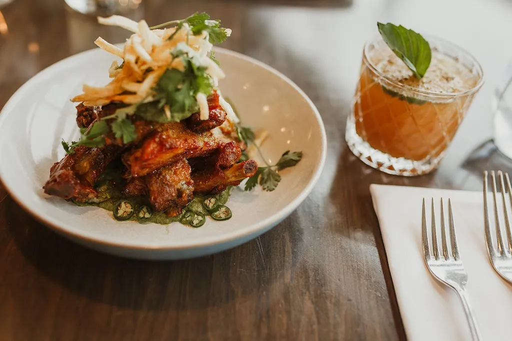 Crazyweed Kitchen_Canmore_slider_imagen_3
