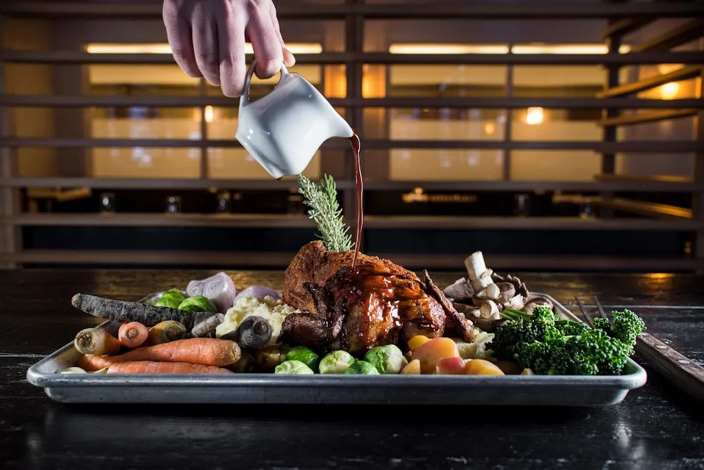 Table Food + Drink_Canmore_slider_imagen_3