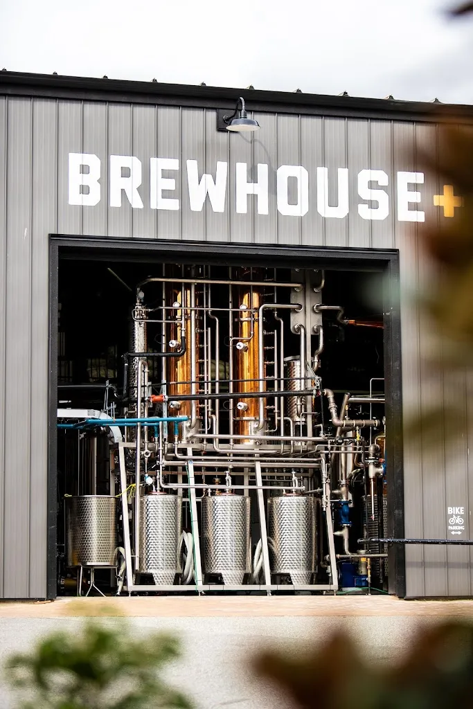 The 101 Brewhouse + Distillery restaurante en Gibsons