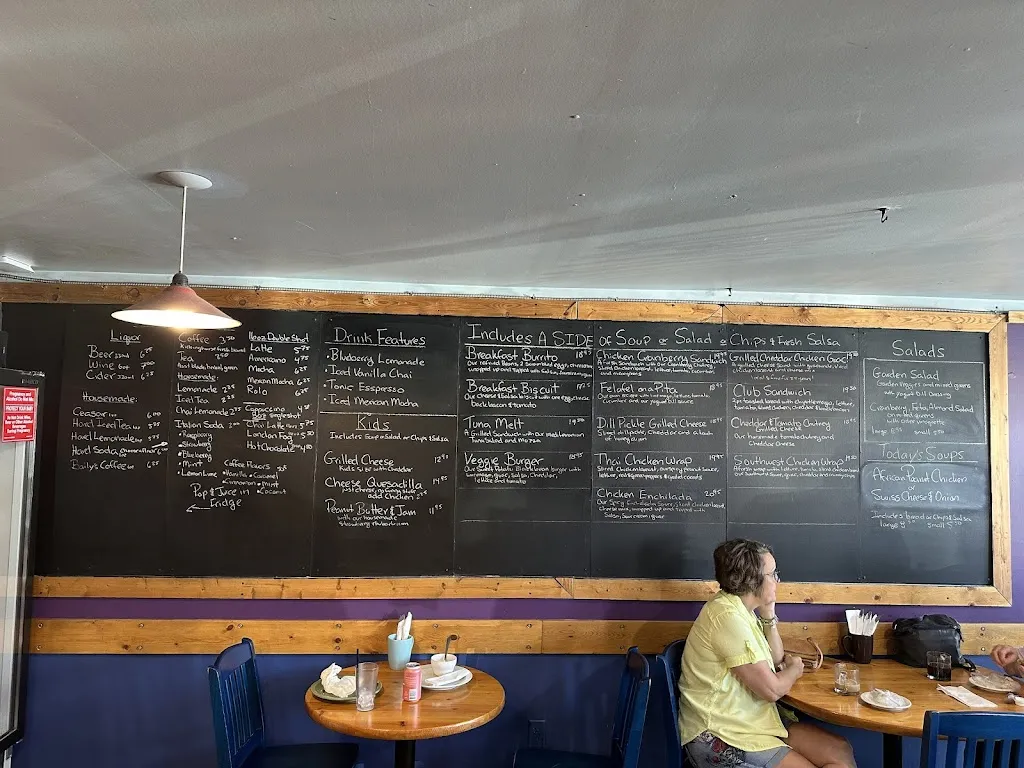 Blue Dog Cafe_Invermere_slider_bild_3