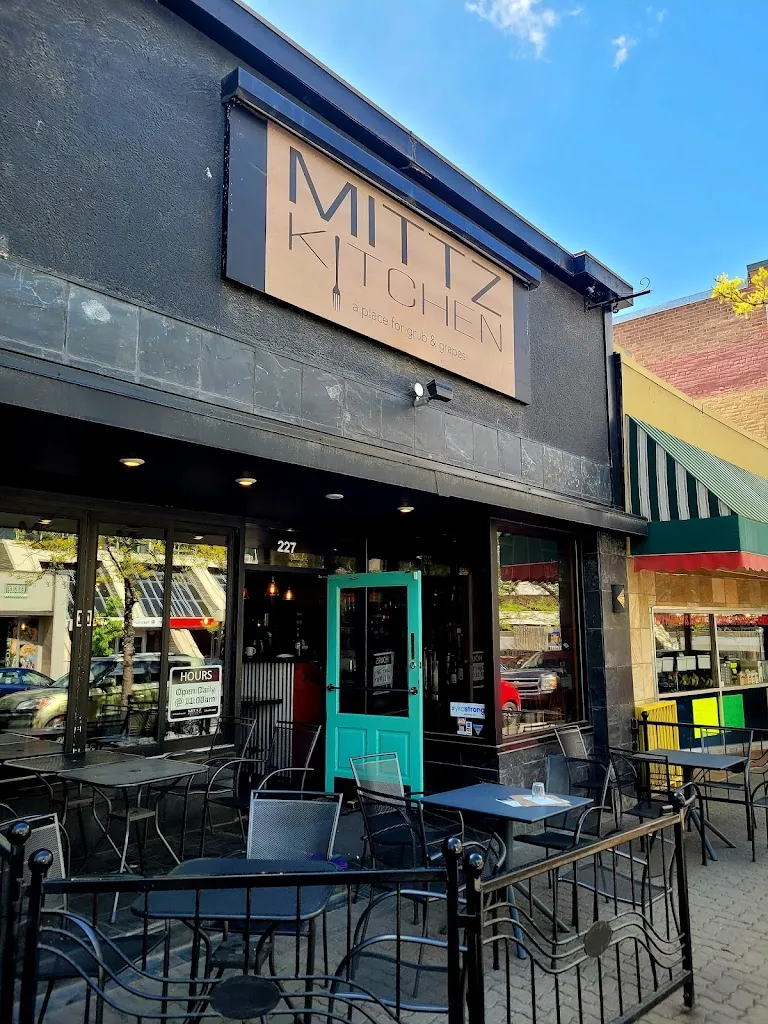 Mittz Kitchen_Kamloops_slider_immagine_1