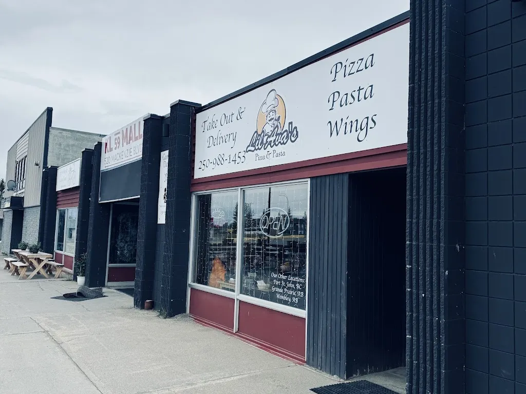 Lil Ava's Pizza & Pasta restaurante en Mackenzie