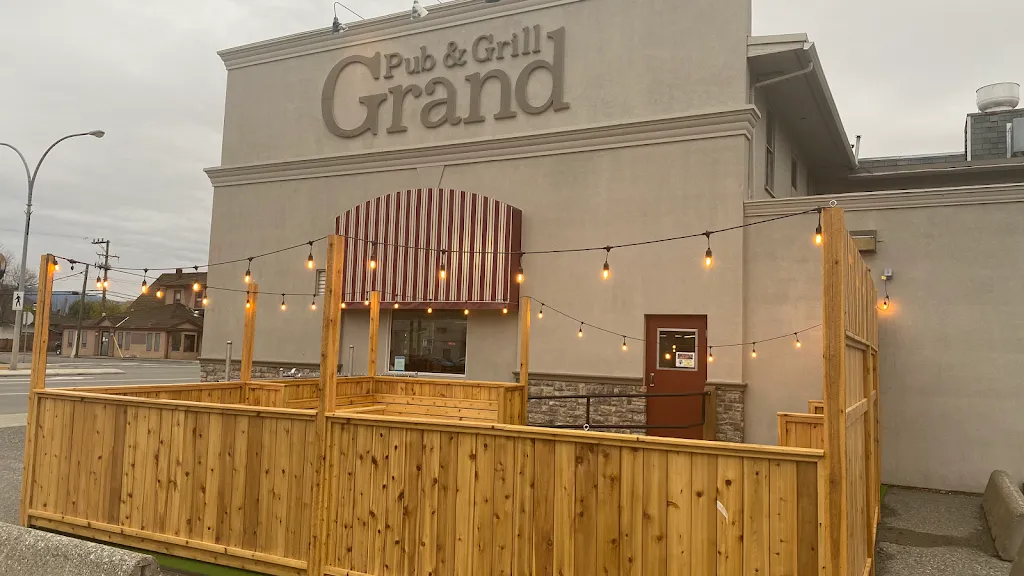 Grand Pub & Grill Ltd restaurante en Merritt