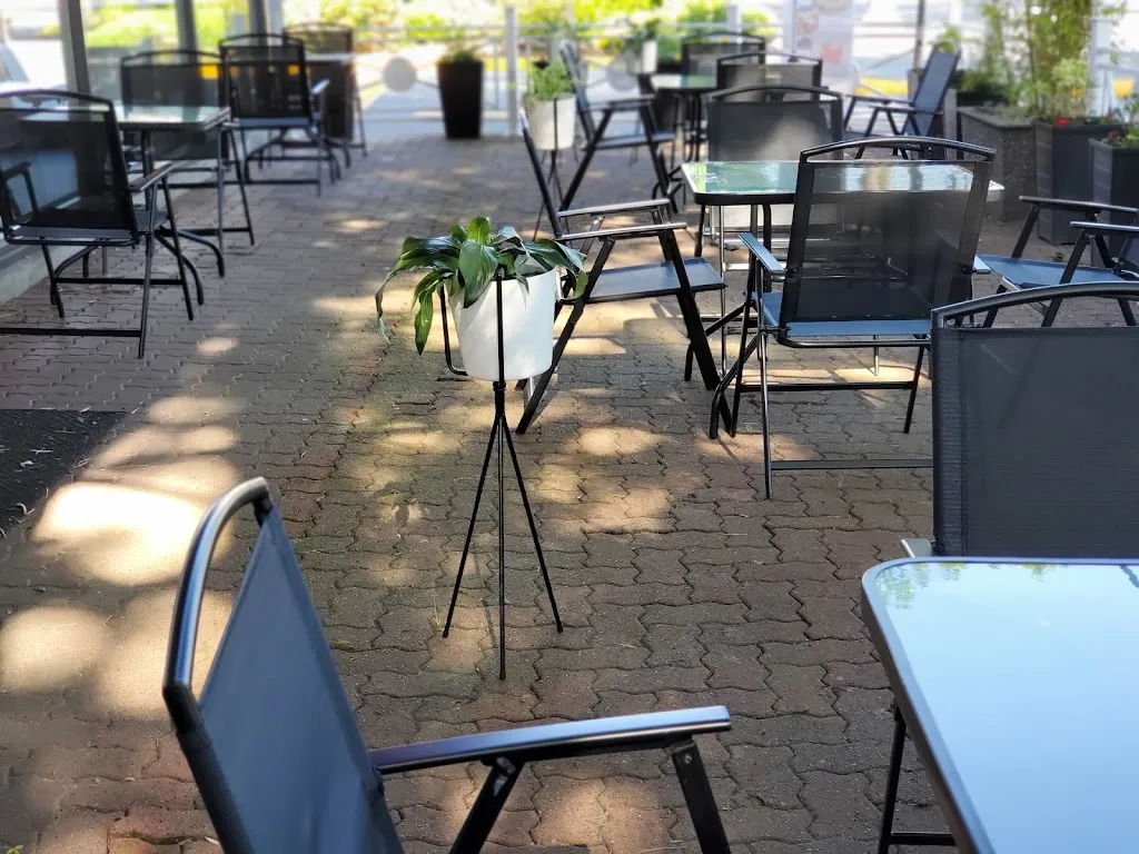 EGGBOMB Langley restaurante en Langley