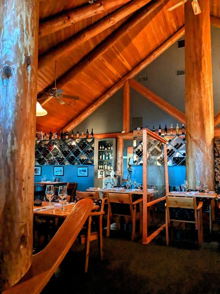 Kalvas the Log House restaurante en Parksville