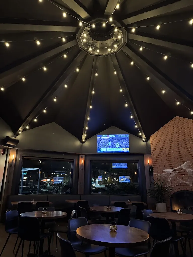 LOCAL Public Eatery Penticton restaurante en Penticton