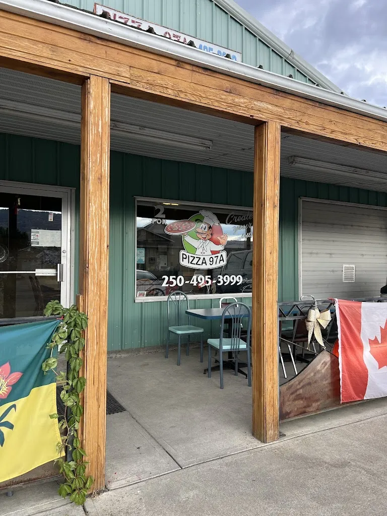 Pizza 97A_Osoyoos_slider_imagen_1
