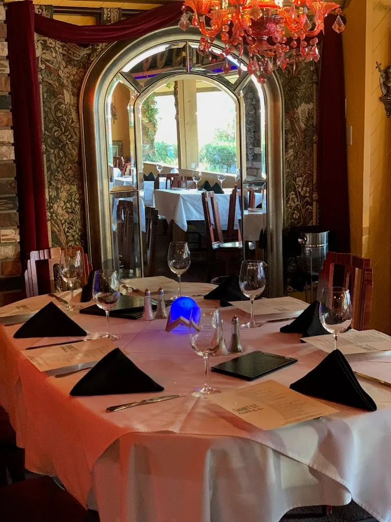 Saint St Grill restaurante en Port Moody