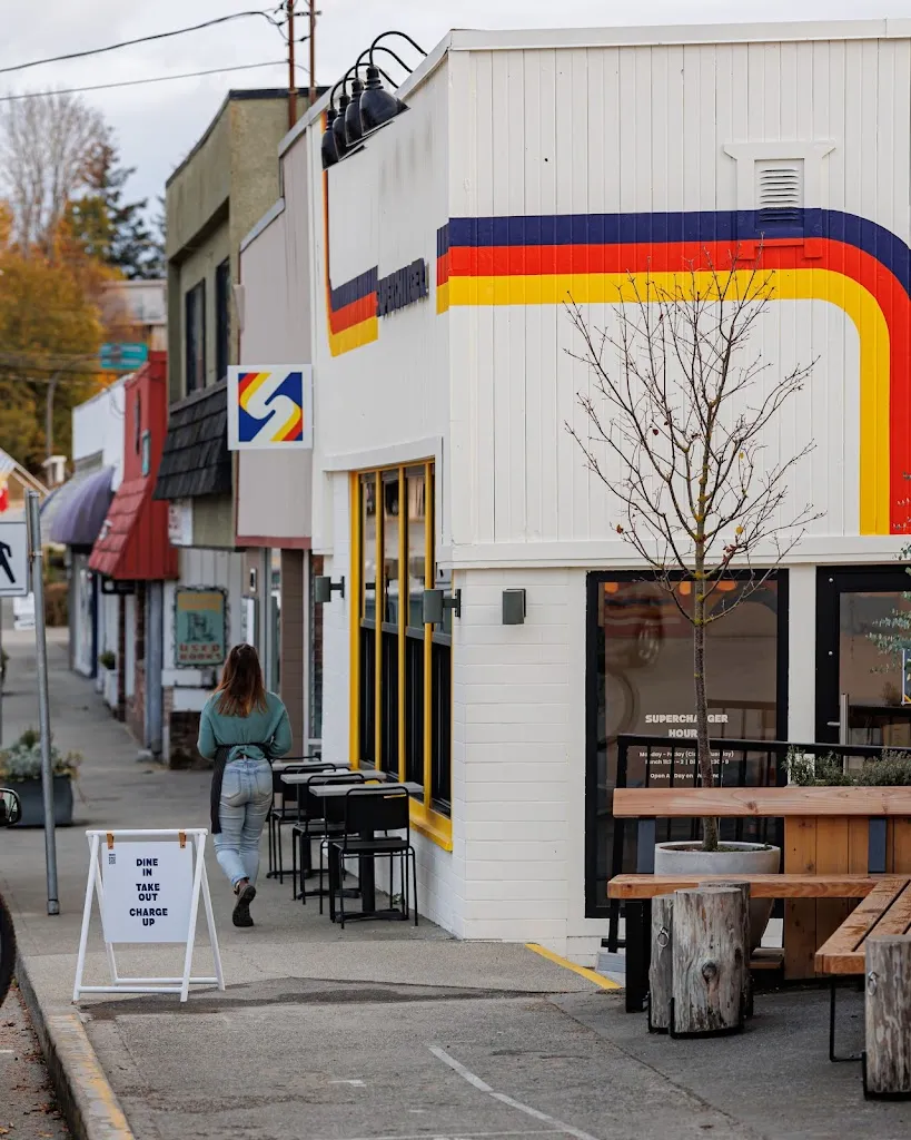 Supercharger Pizza restaurant in Powell River