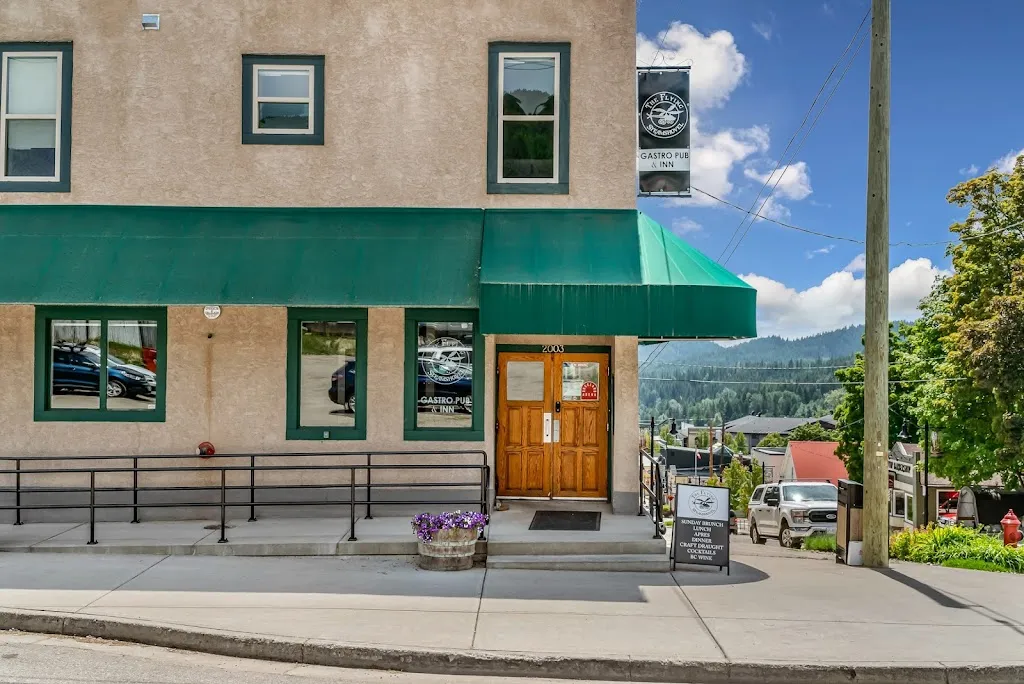 The Flying Steamshovel Inn & Gastropub restaurante en Rossland