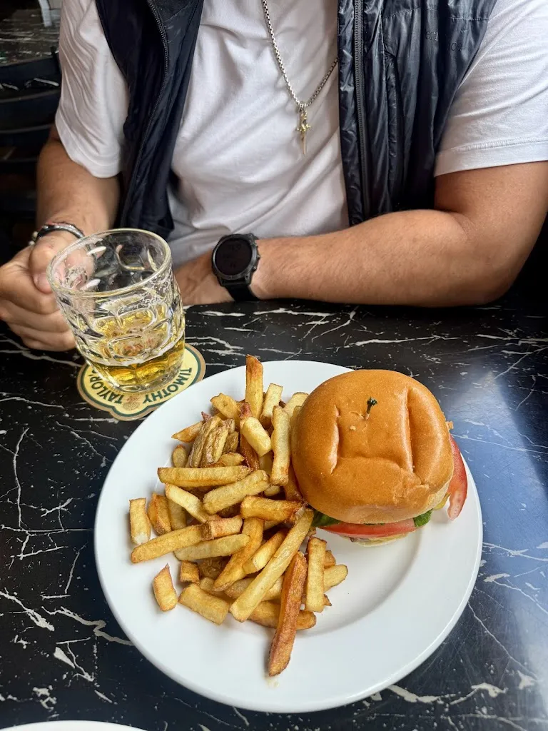 Marina G_JUNCTION EATERY_Salmo_review