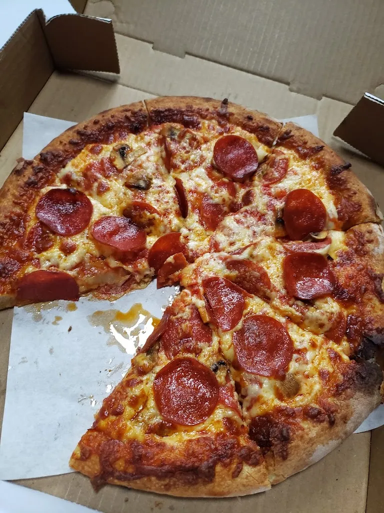 Pizza Mine restaurante en Salmo