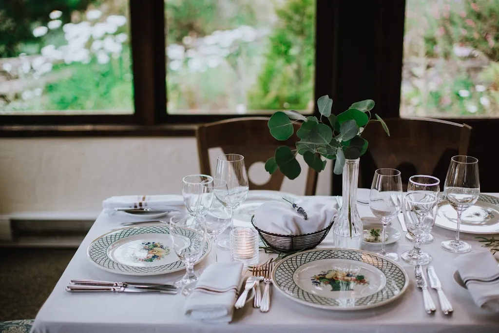 Manor Dining_Salt Spring Island_slider_imagen_1
