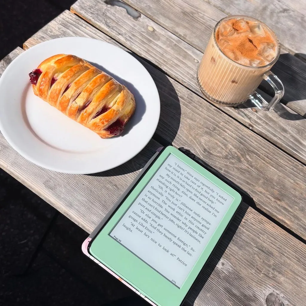 Mickie_Switchboard Cafe_Salt Spring Island_reseña