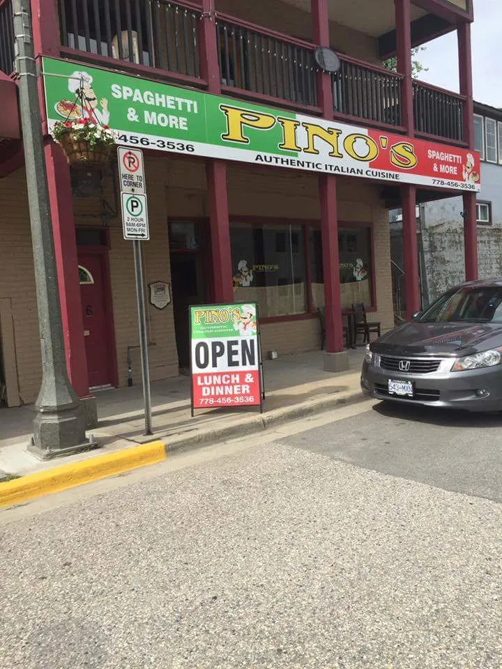 Pinos "Authentic Italian Cuisine" restaurante en Trail