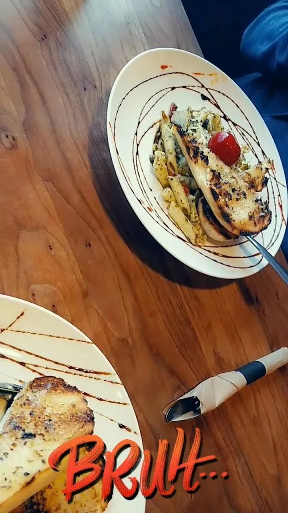 Cedar Grill_Ucluelet_slider_image_2