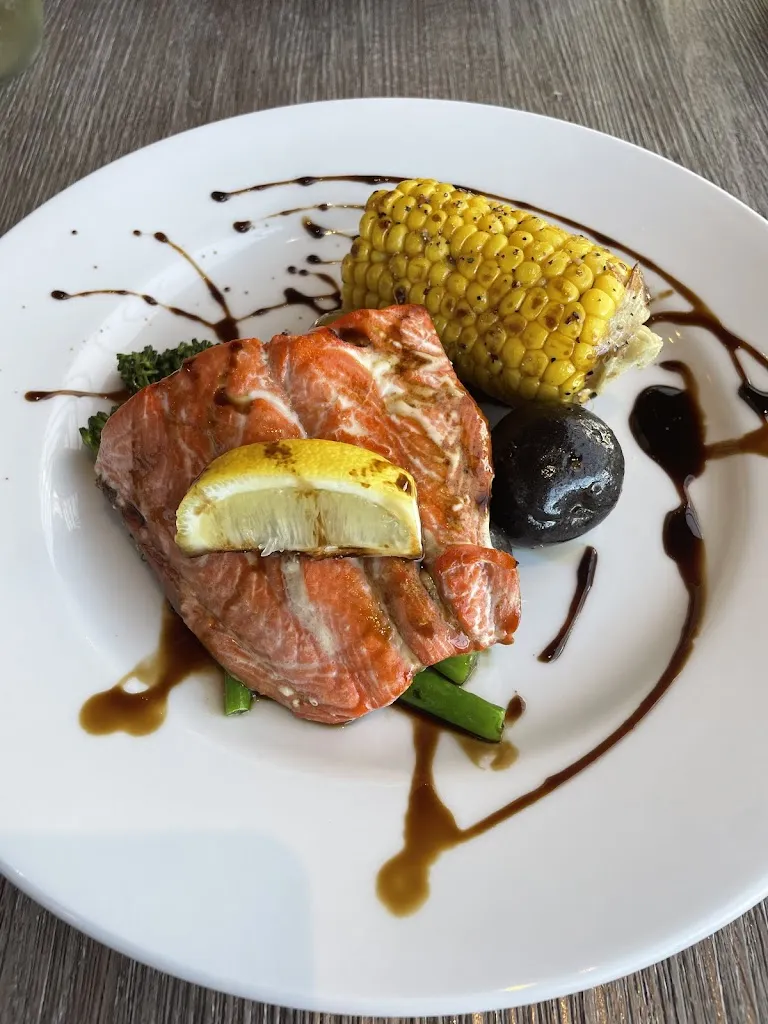 Cedar Grill_Ucluelet_slider_image_3