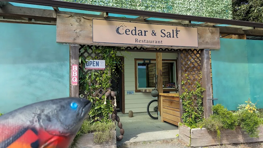 Cedar & Salt Resturant restaurante en Ucluelet