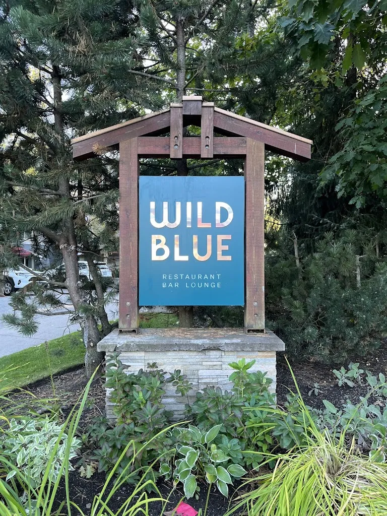 Phillip Lee_Wild Blue Restaurant + Bar_Whistler_avis