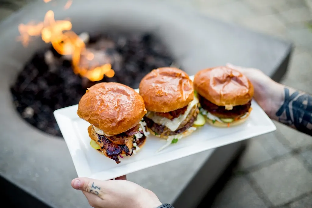 Black's Pub_Whistler_slider_image_3