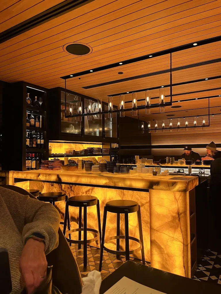 Bar Oso_Whistler_slider_image_3