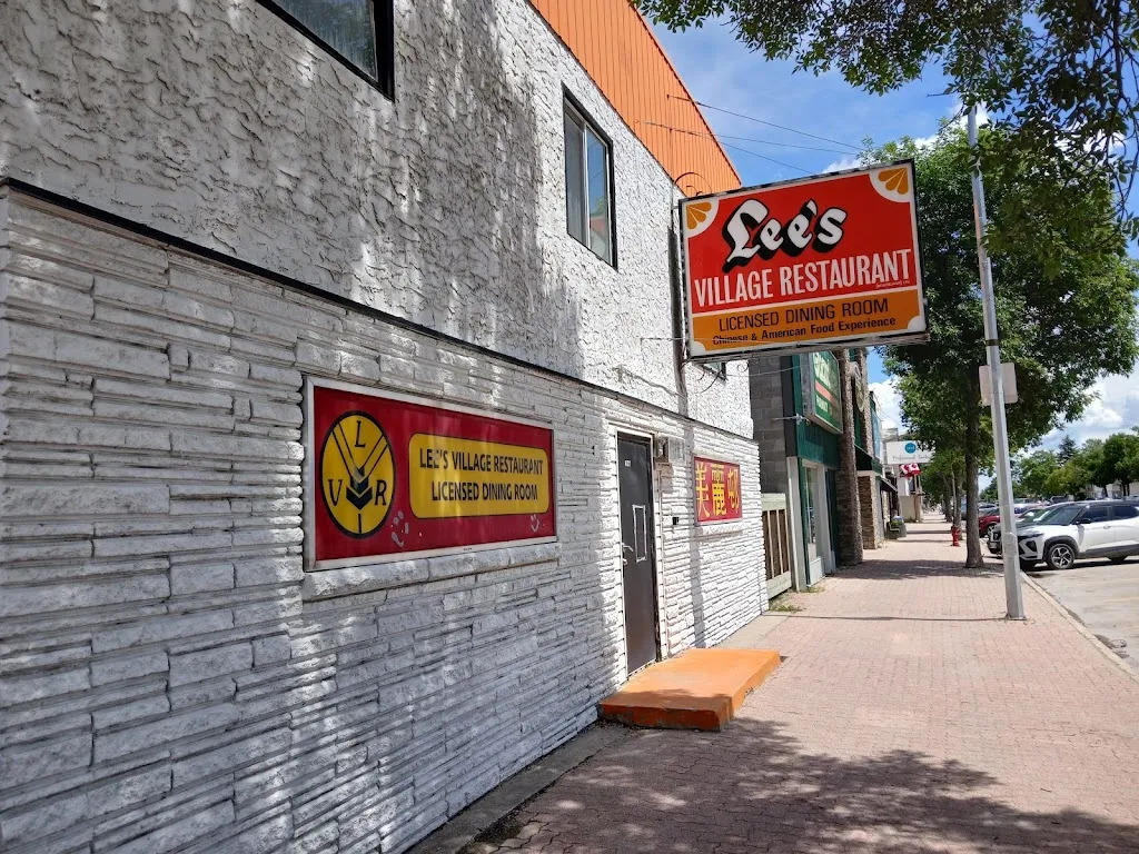 Lee's Village Restaurant restaurante en Beausejour