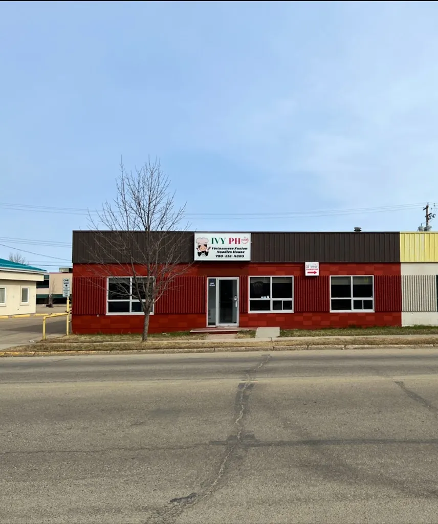 IVY PHO_Drayton Valley_slider_imagen_3