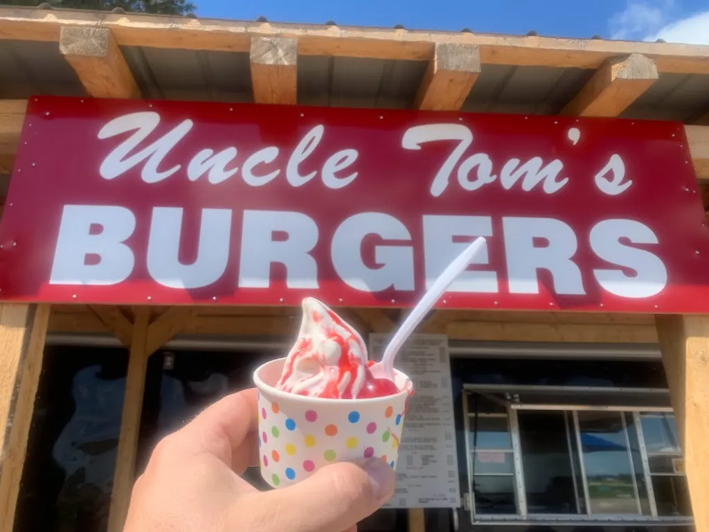 Uncle Tom’s Burgers restaurante en Neepawa
