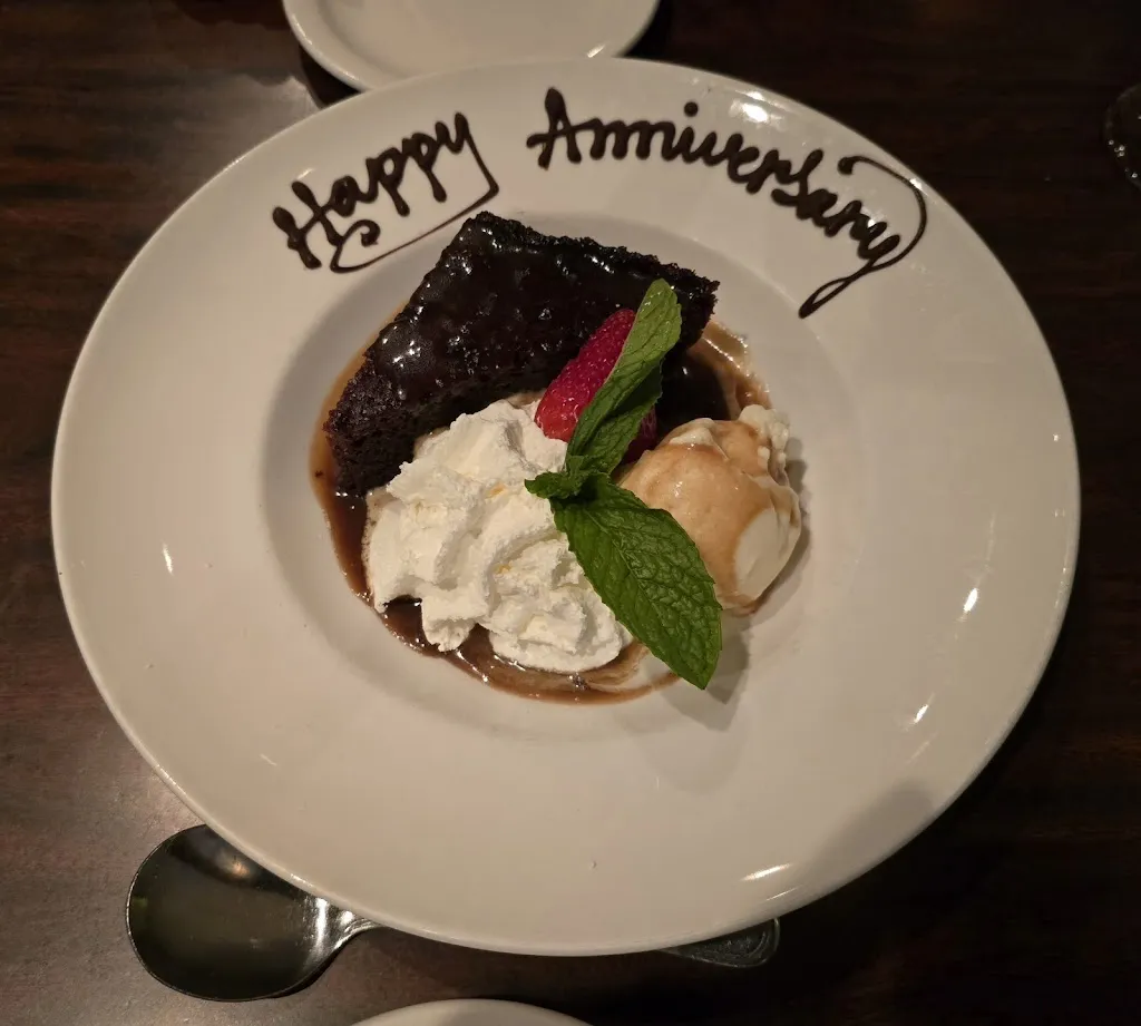 Bala Aj_Normand's Restaurant_Edmonton_reseña