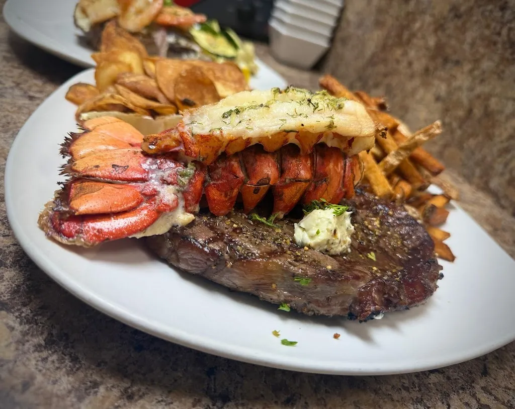T's Dining & Lounge_Virden_slider_imagen_2