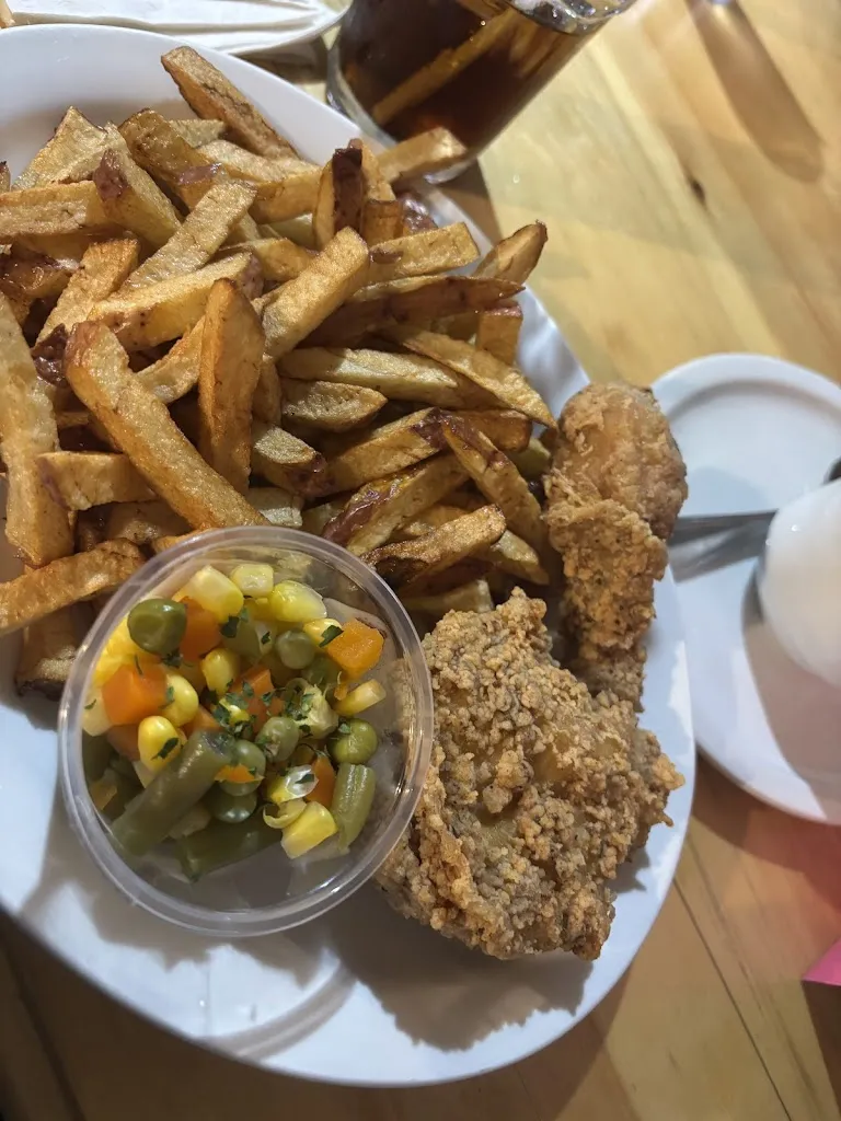 Cara Jade_Sky-Hy Restaurant_Steinbach_reseña