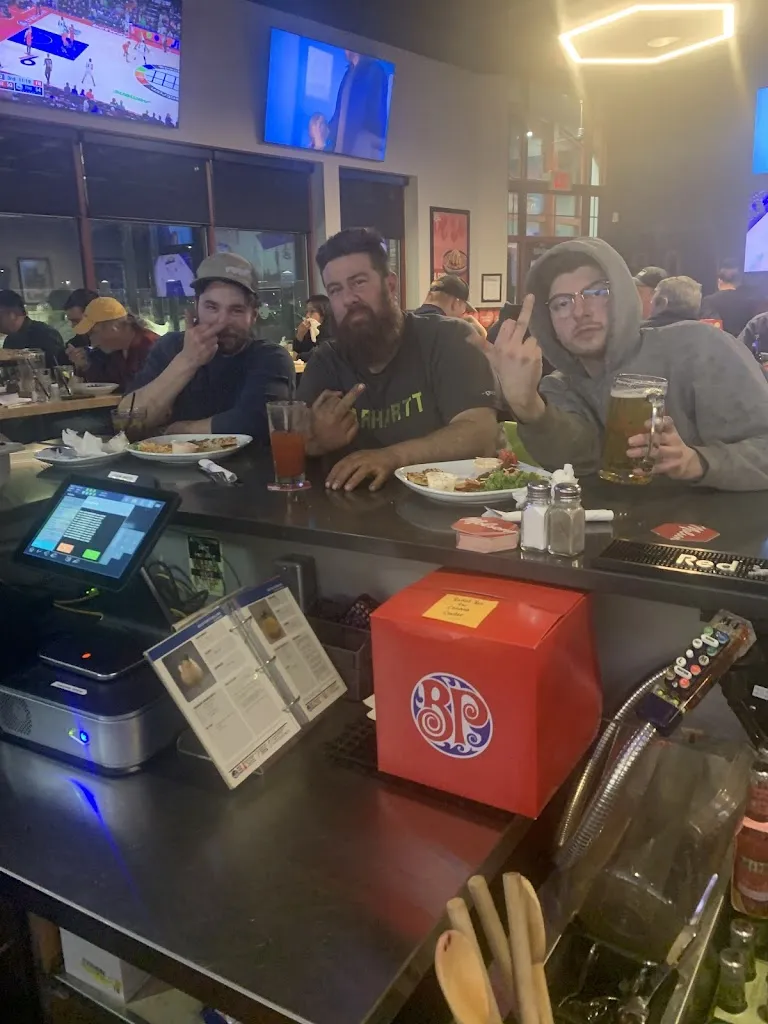 Lew Nargs_Boston Pizza_Thompson_review
