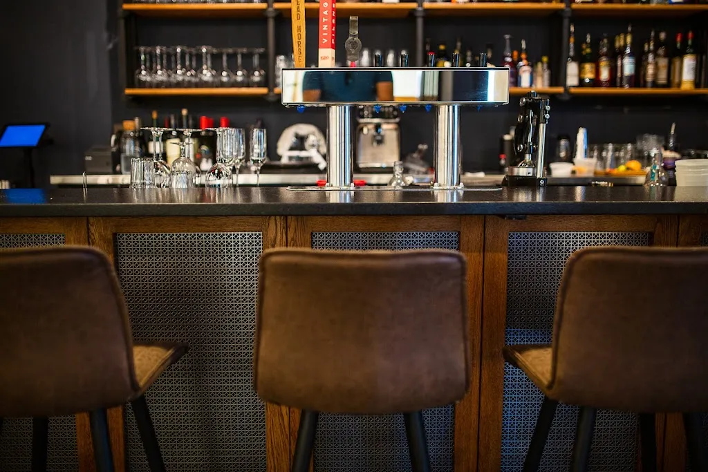 Nola restaurante en Winnipeg
