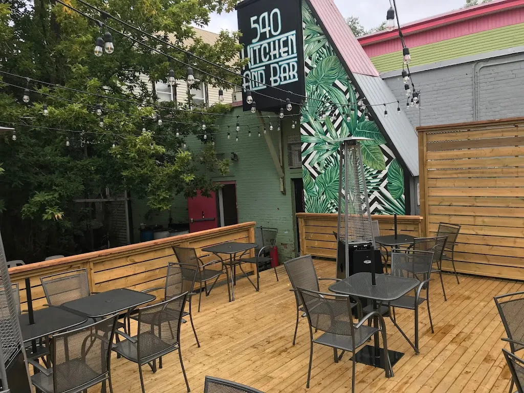 540 Kitchen & Bar, Inc restaurante en Fredericton