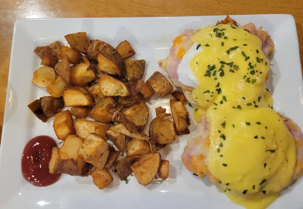 The Shipyard Eatery_Corner Brook_slider_image_2