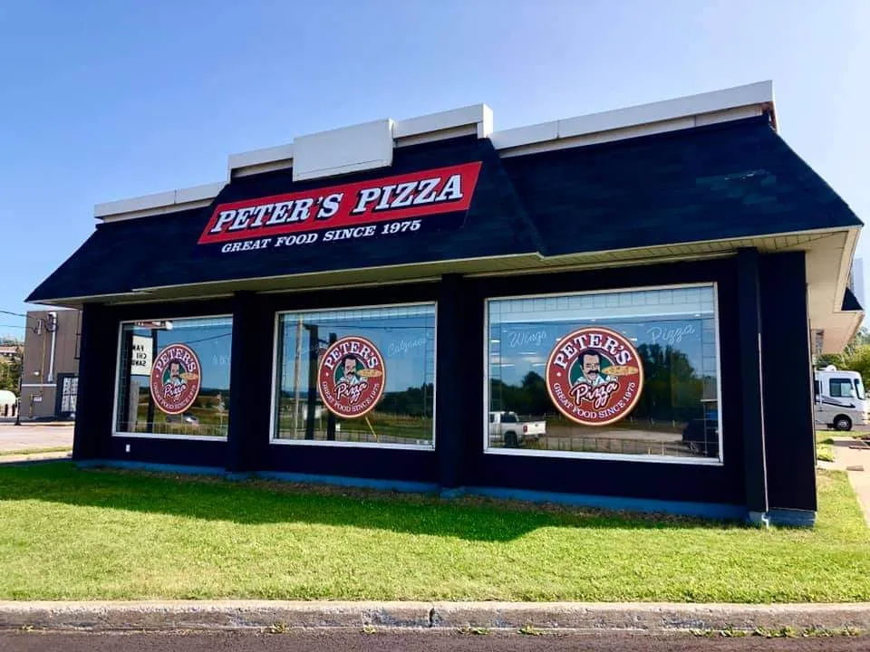 Peters Pizza restaurante en Deer Lake