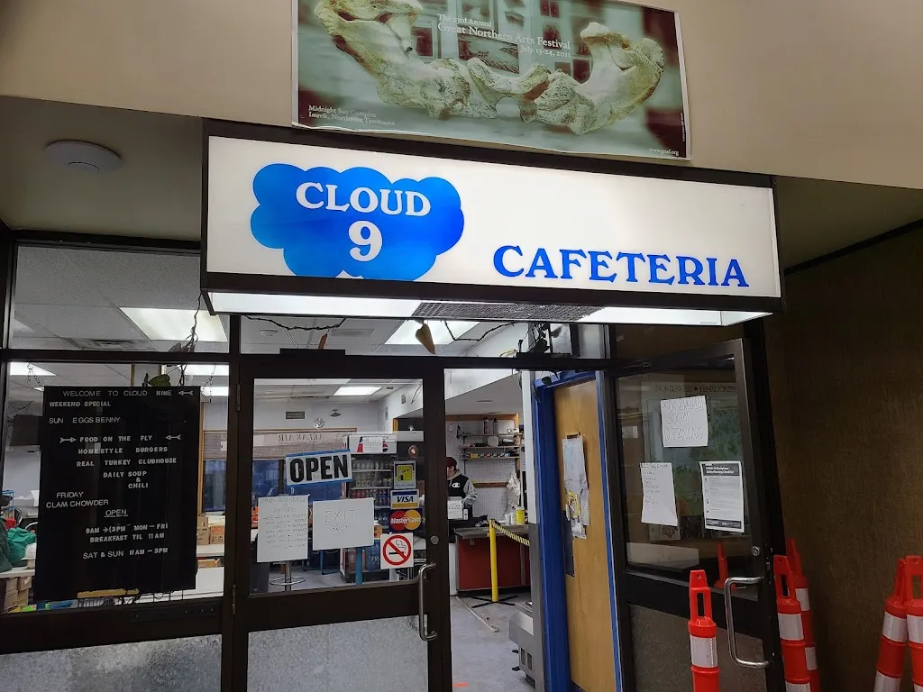 Cloud Nine Restaurant_Inuvik_slider_imagen_1