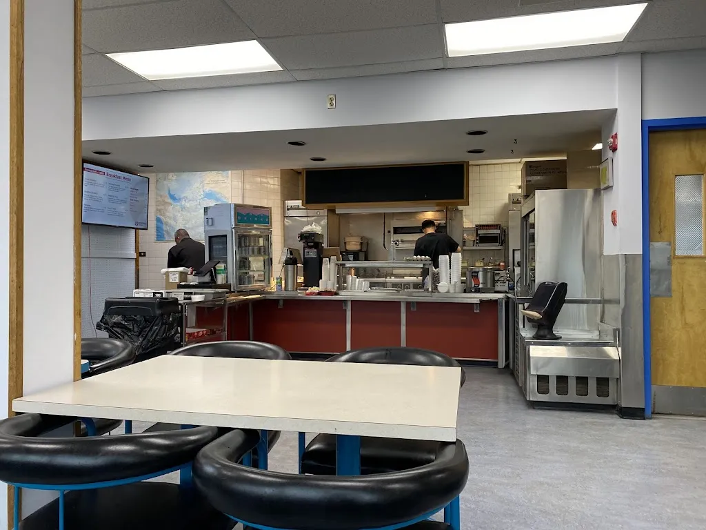 Cloud Nine Restaurant_Inuvik_slider_imagen_3