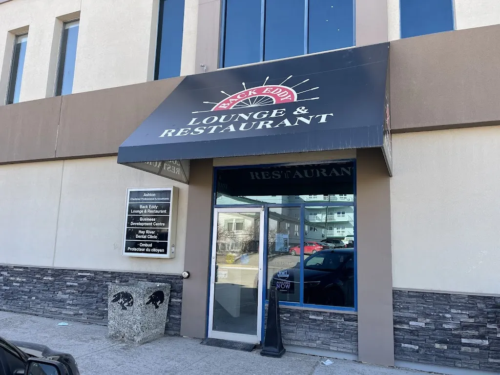 Back Eddy Cocktail Lounge & Restaurant restaurante en Hay River