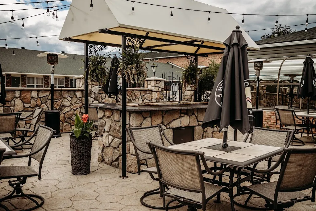 Leo's Kitchen +Bar restaurante en Edson