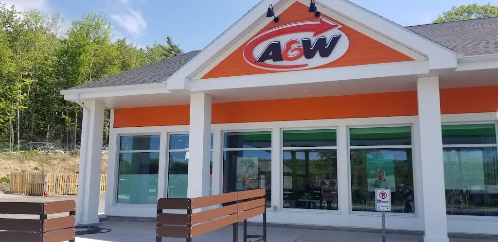 A&W Canada_Fall River_slider_imagen_1