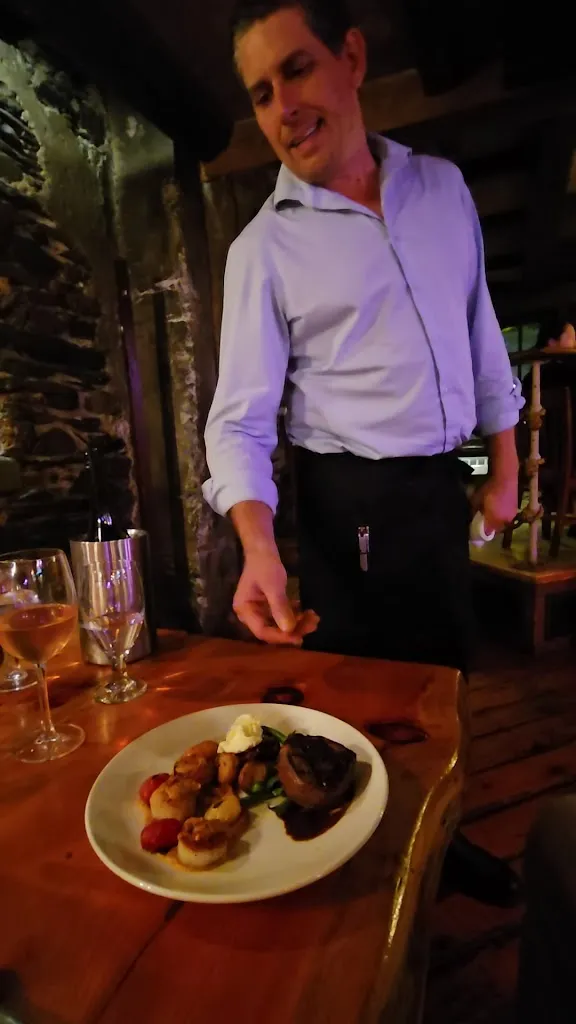 The Press Gang Restaurant and Oyster Bar_Halifax_slider_image_2