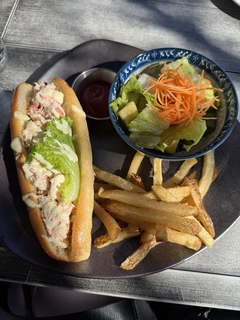 DJ Pikal_Sea Smoke Restaurant & Bar_Halifax_review