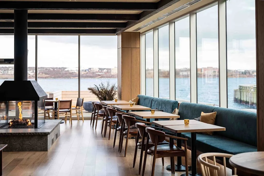 Salt + Ash Beach House restaurant à Halifax
