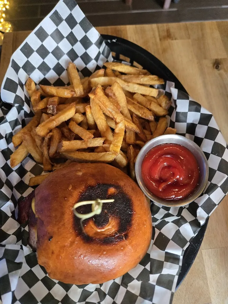 Nikki Deshensky_aFrite Restaurant_Halifax_review