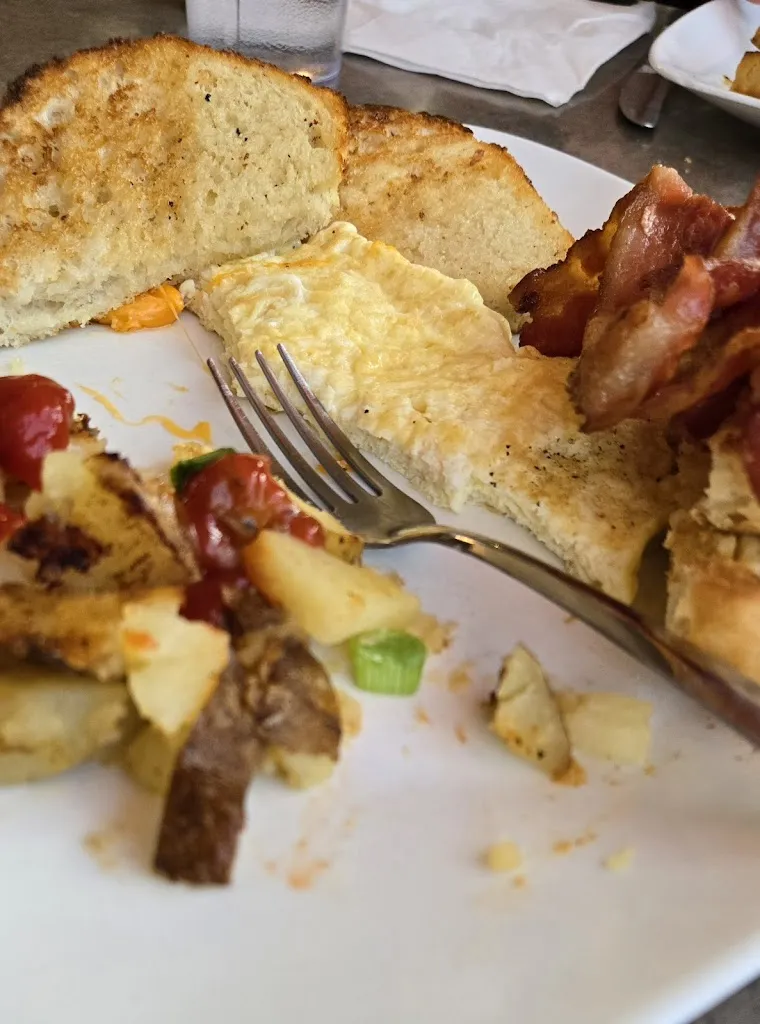 Kim Reck_Ernie O's Restaurant & Pub_Fox Creek_review
