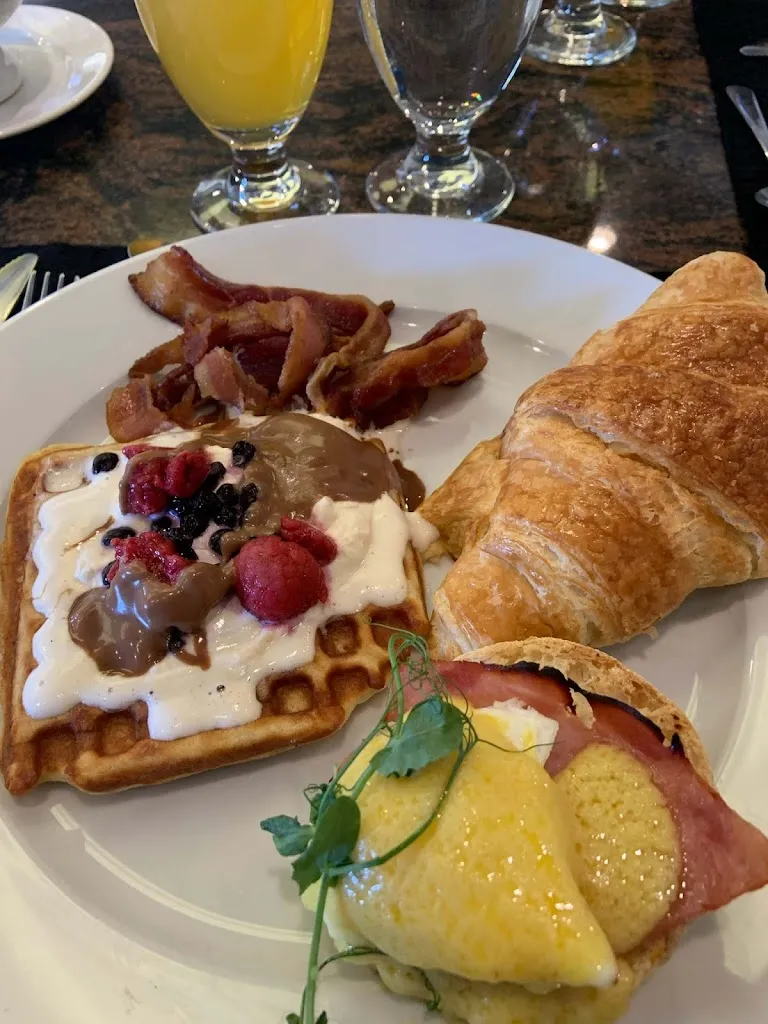 Andrew Smith_The Granite Room_Iqaluit_review
