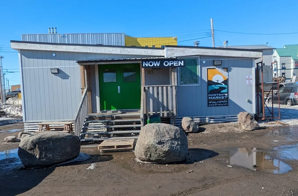 Hunter’s Market_Iqaluit_slider_image_3